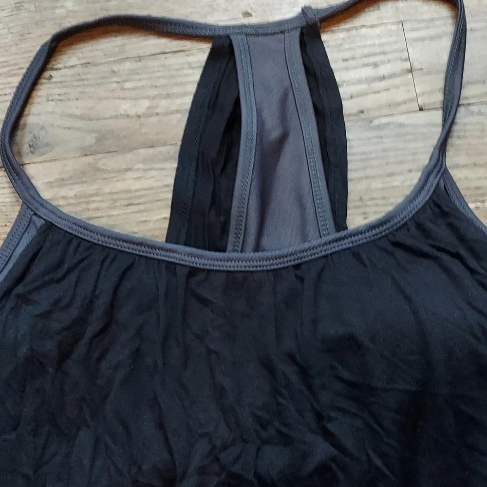 2 top bundle  6 for $10 tops - Picture 3 of 13